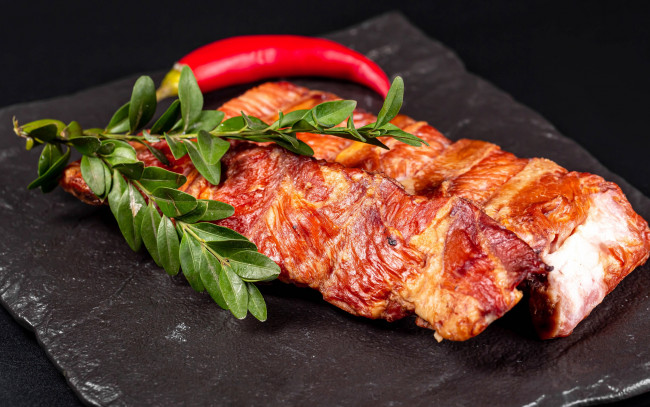 Обои картинки фото еда, мясные блюда, перец, мясо, запеченное