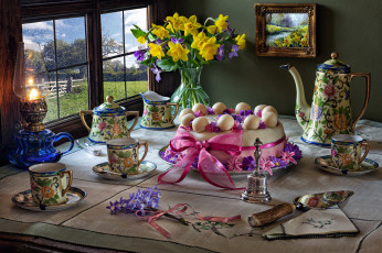Картинка еда натюрморт букет лампа колокольчик кофейный сервиз торт
