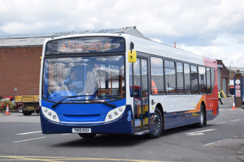 Картинка автомобили автобусы транспорт пассажирский