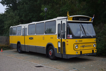 Картинка автомобили векторная+графика транспорт пассажирский