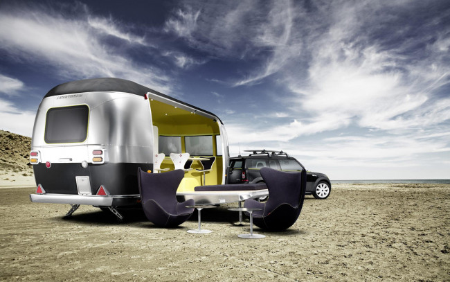 Обои картинки фото автомобили, дом на колёсах, облака, дом, на, колесах, фургон, небо, стол, кресла