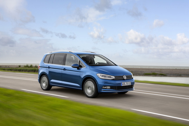 Обои картинки фото автомобили, volkswagen, touran, 2015г