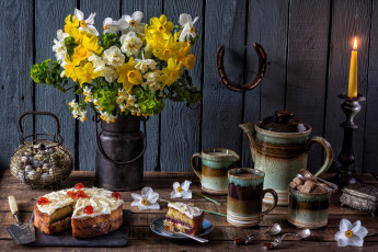 Картинка еда натюрморт вкуснятина кофе сахар нарциссы цветы тортик