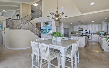 Картинка интерьер кухня люстра дизайн стол стулья