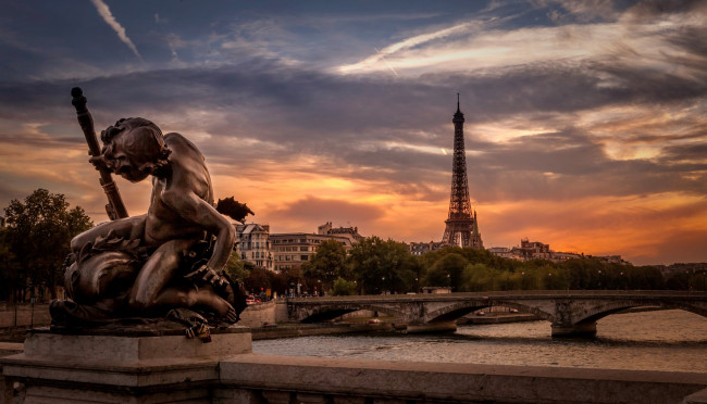 Обои картинки фото города, париж , франция, seine, river, река, сена, мосты, париж, france, эйфелева, башня, скульптура, paris, eiffel, tower, pont, alexandre, iii, мост, александра, закат