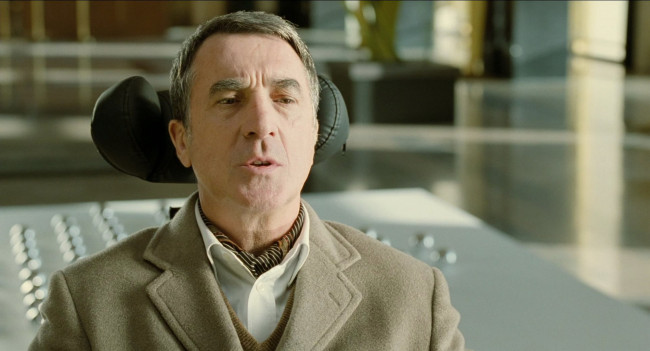 Обои картинки фото кино фильмы, 1 1 intouchables, филипп, инвалид, пальто, кресло