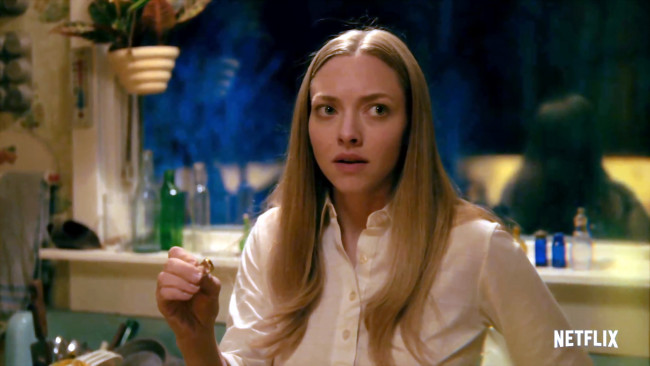 Обои картинки фото кино фильмы, things heard & seen, девушка, кольцо, бутылочки, окно