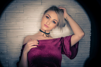 обоя kylie jones, девушки, девушка, женщина, блондинка, светловолосая, сексуальная, модель, звезда, позирует, разная, обувь, верхняя, стильная, одежда, нижнее, эротическое, бельё, трусы, лифчик, колготки, чулки, аксессуары, макияж, и, множество, элементов, на, фотографии