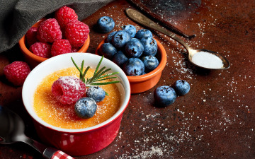 Картинка еда мороженое +десерты ягоды десерт малина черника сахар