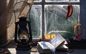 обоя разное, канцелярия,  книги, окно, подоконник, занавеска, фонарь, книга, перо, перцы, апельсины
