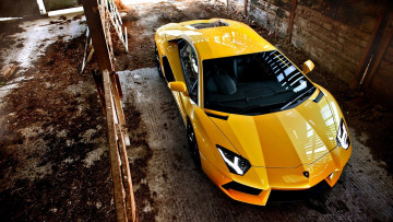 Картинка автомобили lamborghini aventador жёлтый спорт кар