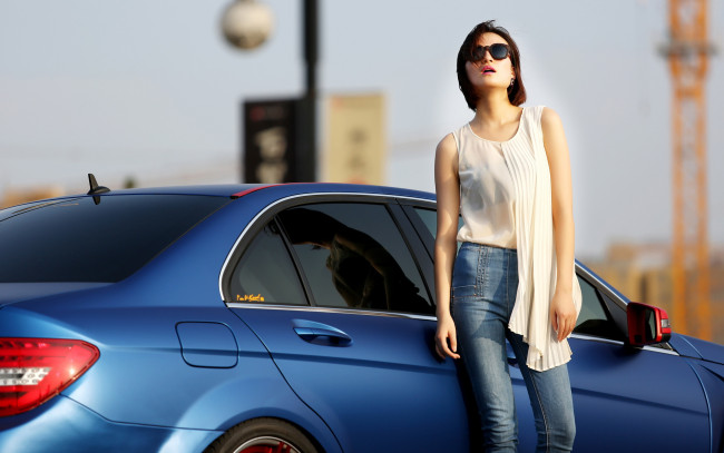 Обои картинки фото автомобили, авто, девушками, девушка, mercedes, c260