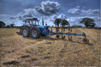 Картинка техника тракторы трактор поле