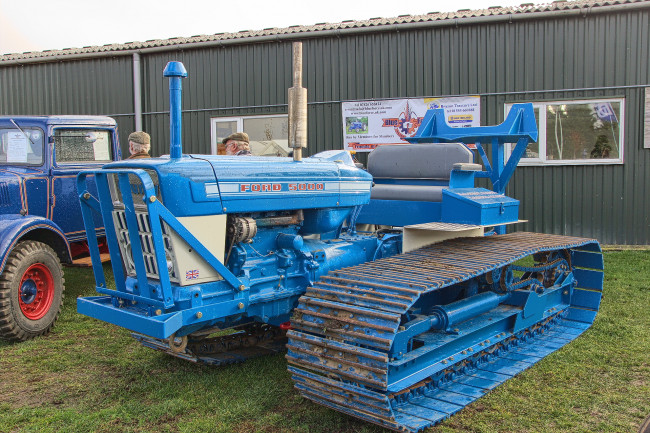 Обои картинки фото техника, тракторы на гусенецах, трактор