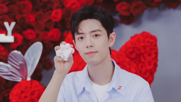 Картинка мужчины xiao+zhan актер розы бабочка презентация лапка