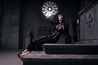 Картинка alin+ma+ xenon девушки девушка женщина брюнетка темноволосая сексуальная модель звезда позирует разная обувь верхняя стильная одежда нижнее эротическое бельё трусы лифчик колготки чулки аксессуары макияж и множество элементов на фотографии