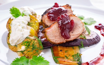 Картинка еда мясные+блюда баклажаны соус картофель мясо sauce potato meat зелень