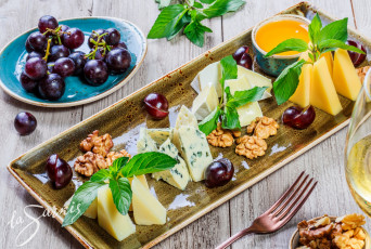 Картинка еда разное ассорти сыр виноград орехи