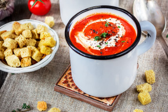 Картинка еда первые+блюда крутоны сметана кружка гаспаччо