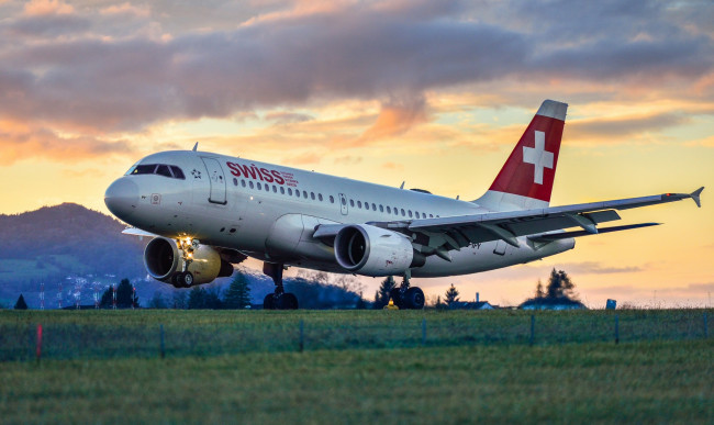 Обои картинки фото авиация, пассажирские самолёты, авиалайнер