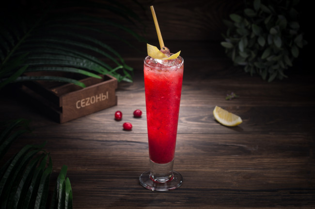 Обои картинки фото еда, напитки,  коктейль, лимон, бокал, коктейль