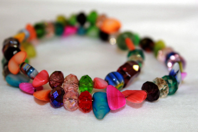 Обои картинки фото разное, украшения,  аксессуары,  веера, бусы