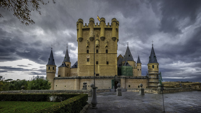 Обои картинки фото alcazar de segovia, города, - дворцы,  замки,  крепости, простор