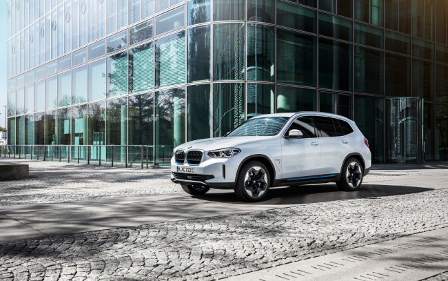 Обои картинки фото автомобили, bmw, 2022, ix3, экстерьер, вид, спереди, электрический, кроссовер, новый, белый, электромобиль, немецкие