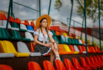 Картинка сексуальная+девушка девушки -+брюнетки +шатенки девушка женщина брюнетка темноволосая сексуальная модель звезда позирует разная обувь верхняя стильная одежда нижнее эротическое бельё трусы лифчик колготки чулки аксессуары макияж и множество элементов на фотографии