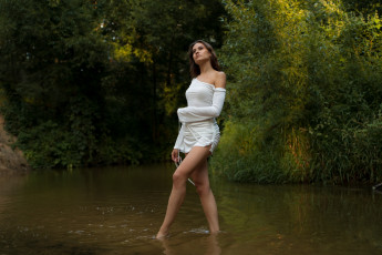 обоя сексуальная девушка, девушки, - брюнетки,  шатенки, девушка, женщина, шатенка, темноволосая, сексуальная, модель, звезда, позирует, разная, обувь, верхняя, стильная, одежда, нижнее, эротическое, бельё, трусы, лифчик, колготки, чулки, аксессуары, макияж, и, множество, элементов, на, фотографии