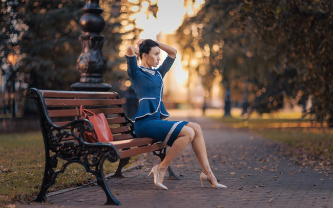 Обои картинки фото сексуальная девушка, девушки, - брюнетки,  шатенки, девушка, женщина, брюнетка, темноволосая, сексуальная, модель, звезда, позирует, разная, обувь, верхняя, стильная, одежда, нижнее, эротическое, бельё, трусы, лифчик, колготки, чулки, аксессуары, макияж, и, множество, элементов, на, фотографии