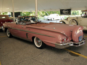 Картинка автомобили выставки уличные фото