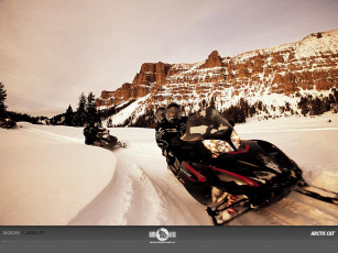 Картинка мотоциклы снегоходы