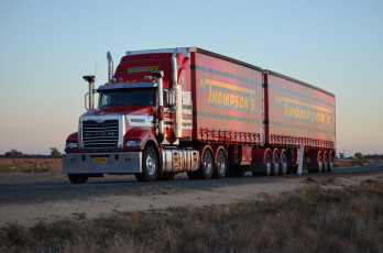 Картинка автомобили mack австралийский грузовик красный
