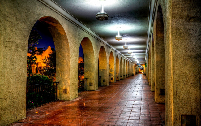 Обои картинки фото city, at, night, интерьер, холлы, лестницы, корридоры, горд, ночь, галерея