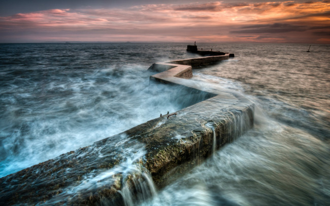Обои картинки фото pier, природа, моря, океаны, океан, шторм, волнолом