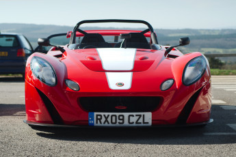 Картинка автомобили выставки уличные фото lotus