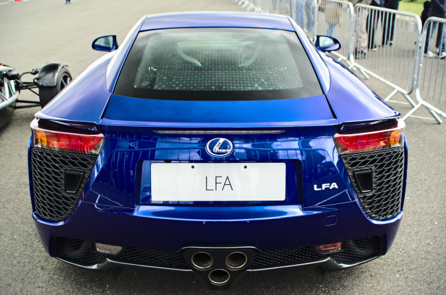 Обои картинки фото автомобили, выставки, уличные, фото, lexus