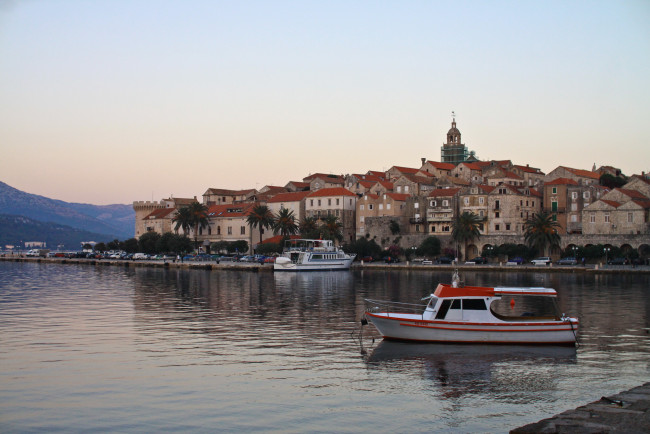 Обои картинки фото korcula, croatia, города, улицы, площади, набережные, дома, катера, море, берег