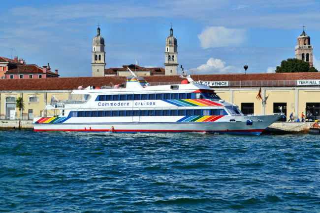 Обои картинки фото корабли, теплоходы, судно, прогулочное, венеция, гранд, канал