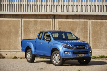 Картинка автомобили isuzu синий 2015г cab extended kb