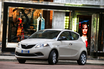 Картинка автомобили lancia 2015г 846 ypsilon
