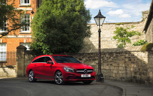 Обои картинки фото автомобили, mercedes-benz, urban, cdi, shooting, красный, 2015г, x117, cla, 200, uk-spec, brake