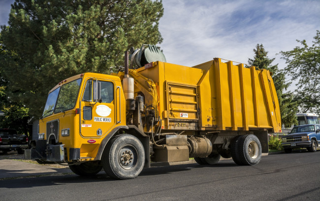 Обои картинки фото автомобили, мусоровозы, мусорщик