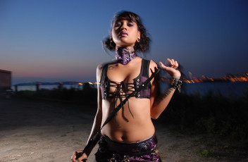 Картинка девушки -unsort+ брюнетки темноволосые фон взгляд девушка