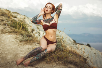 Картинка yana+sinner девушки yana+sinner+ jane+sinner yana sinner jane девушка модель рыжеволосая поза макияж взгляд причёска татуировка тату рисунки кожа веснушки флирт