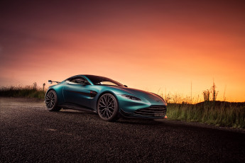 Картинка автомобили aston+martin aston-martin
