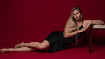 обоя девушка - girl, девушки, - брюнетки,  шатенки, девушка, женщина, шатенка, темноволосая, сексуальная, модель, звезда, позирует, разная, обувь, верхняя, стильная, одежда, нижнее, эротическое, бельё, трусы, лифчик, колготки, чулки, аксессуары, макияж, и, множество, элементов, на, фотографии