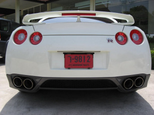 Картинка автомобили nissan datsun