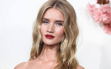 Картинка девушки rosie+huntington-whiteley портрет